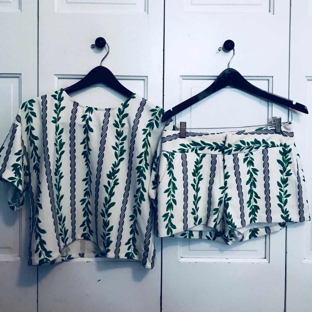 Green patterned two piece set